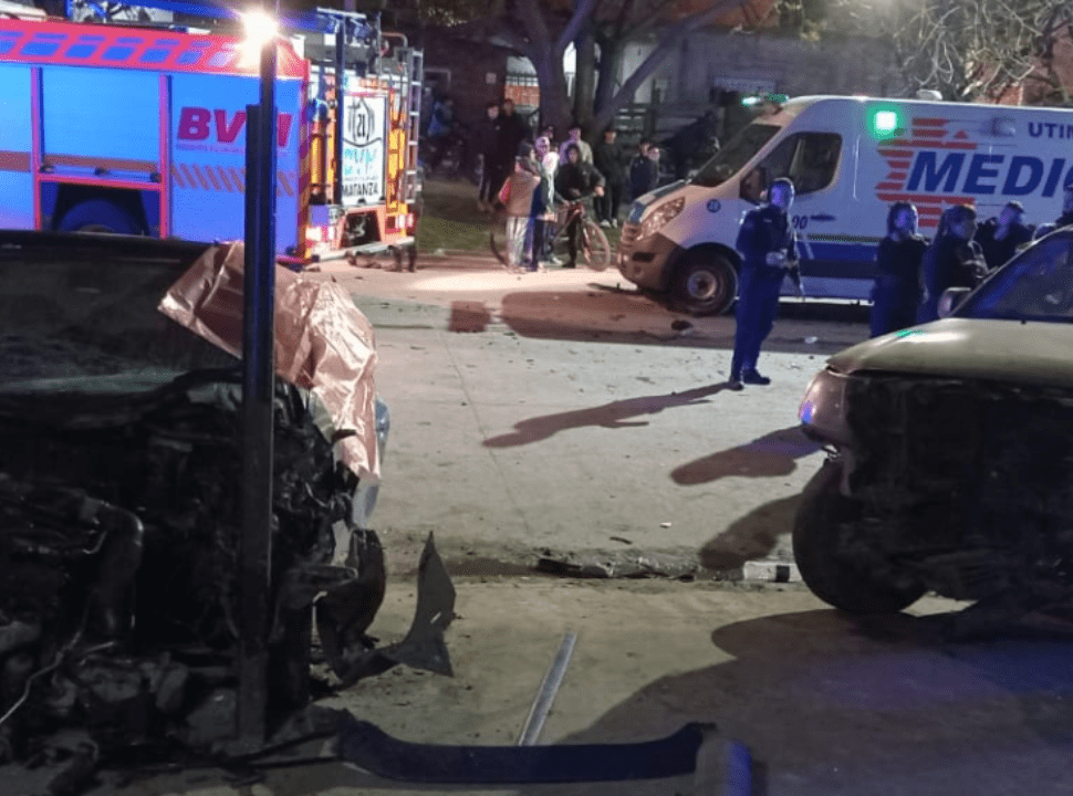 VIDEO| Un conductor que iba con su camioneta a alta velocidad chocó y mató a una joven en Rafael Castillo
