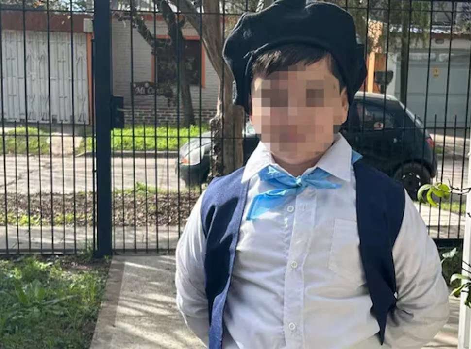 Operan por décima vez a Bastián: su válvula no drena bien