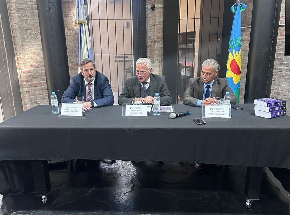 El presidente de la Suprema Corte Bonaerense, Sergio Torres, presentó en Morón el Código Procesal Civil y Comercial comentado