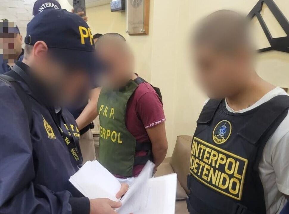 Extraditaron a “Pequeño J” a la Argentina por el triple crimen de Florencio Varela