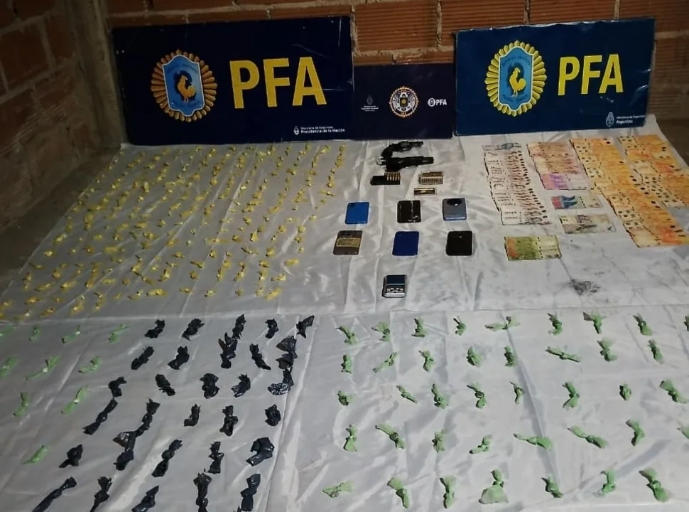 Desbaratan una banda narco que operaba en Moreno: cuatro detenidos y más de dos kilos de cocaína secuestrados