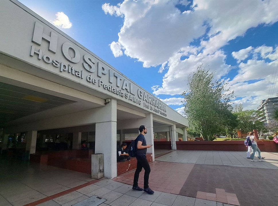 Dos gemelas de Laferrere fueron trasplantadas en simultáneo en el Hospital Garrahan