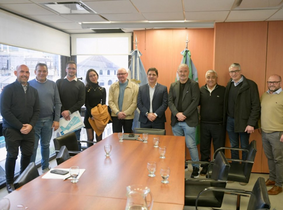 Marinucci garantizó nuevos servicios de transporte en la Provincia