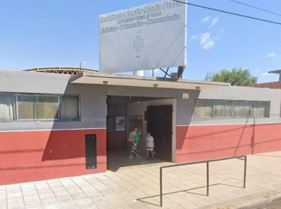 Llevó un revólver al colegio y se disparó al apoyar la mochila: susto en una escuela de La Matanza