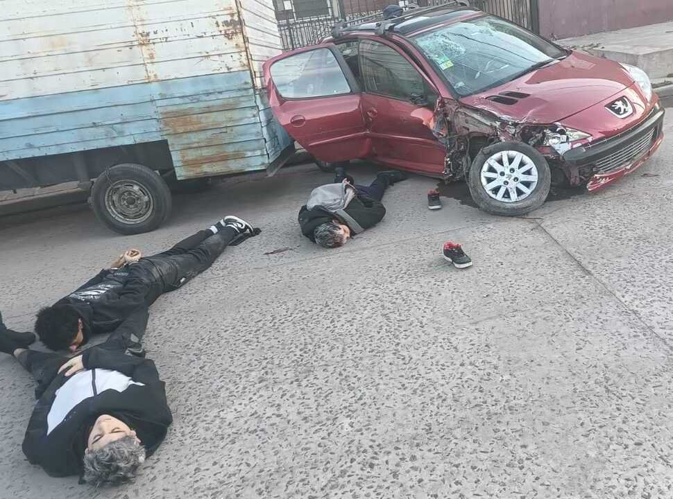 VIDEO | Cuatro menores robaron un auto en San Justo, escaparon y chocaron tras una persecución policial