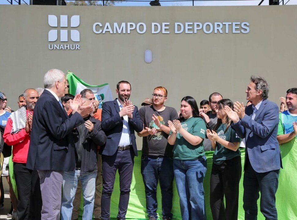 Hurlingham: inauguraron el nuevo campo de deportes de la UNAHUR tras la reactivación de una obra paralizada
