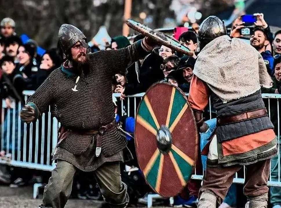Ciudadela se transforma en una aldea medieval: combates, vikingos y un gran asedio para recibir la primavera