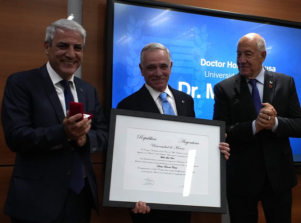 La Universidad de Morón otorgó el título de Doctor Honoris Causa a Mario Luis Vivas