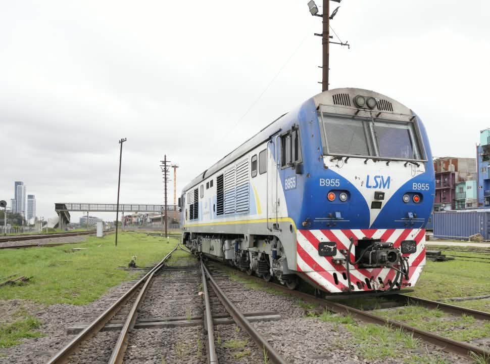 Tren San Martín: reparan una locomotora para fortalecer la operación
