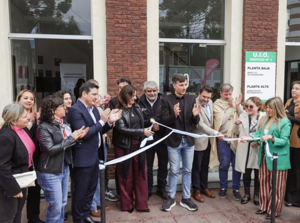 “Morón, la Provincia y el país se potencian con industria y educación»
