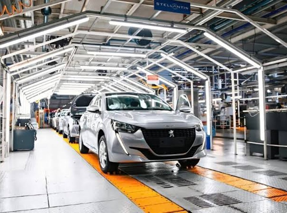 Alarma en la planta de Peugeot en El Palomar porque el CEO de Stellantis dijo que podrían cerrarla